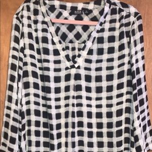 a.n.a black and white chiffon lng sleeve blouse 1X